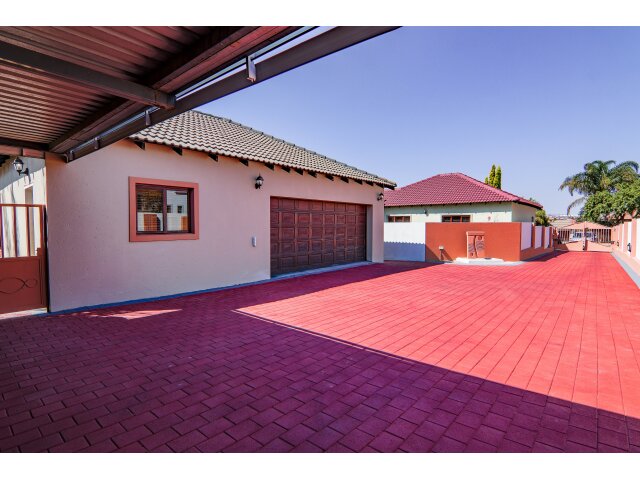 <!--[if BLOCK]><![endif]--> Property sold in Thatchfield <!--[if ENDBLOCK]><![endif]-->